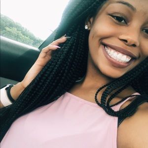 Meet your Posher, Yasmine